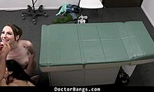 Doktor a sestra se spojí, aby uspokojili touhy pacientů - DoctorBang