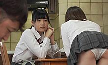 Remaja Jepun Amatur Mendapat Creampied oleh Rakan Muda Rakan